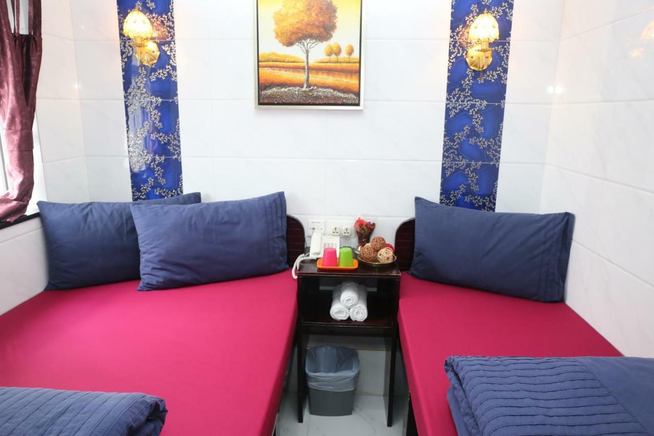 V Guest house *